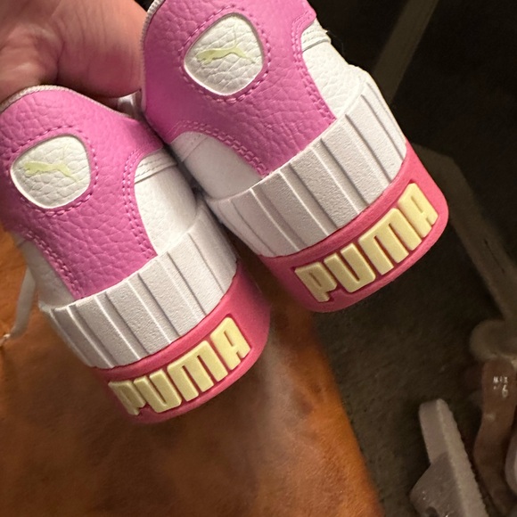 Puma Women's Sneakers in White and Pink - Picture 5 of 7